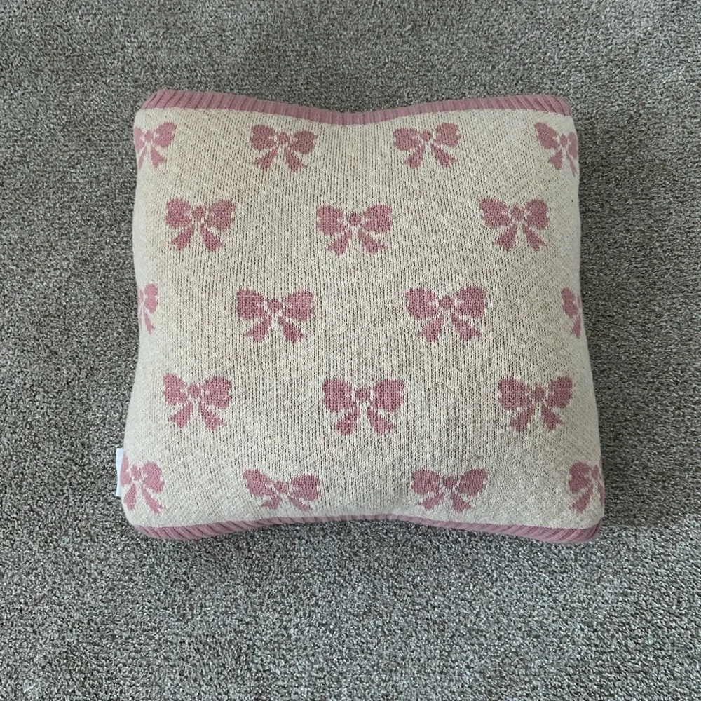 Pink Bow Throw pillow Coquette